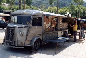 657qk84,citroen,HY,market stall